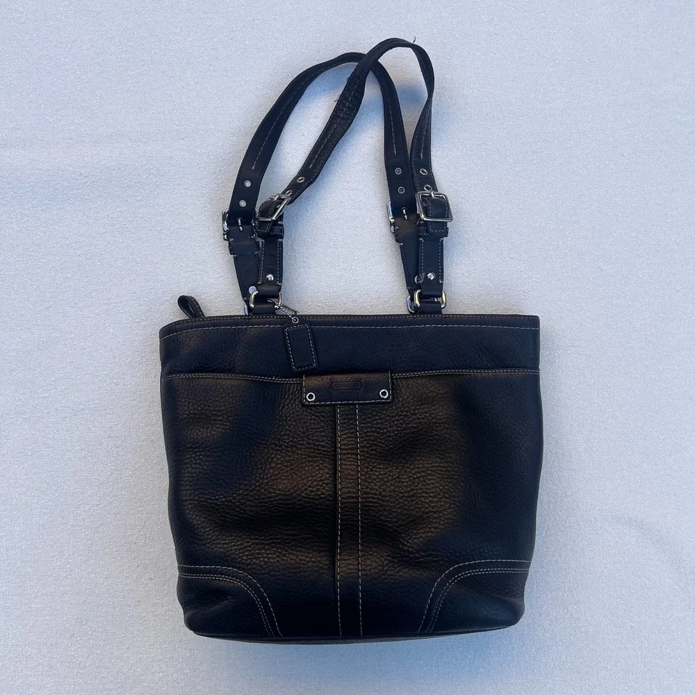 COACH Y2K Black Pebbled Leather Shoulder Bag Purse 2010 Tote F13089